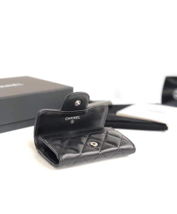 샤넬 카드지갑 램스킨 은장 A80799