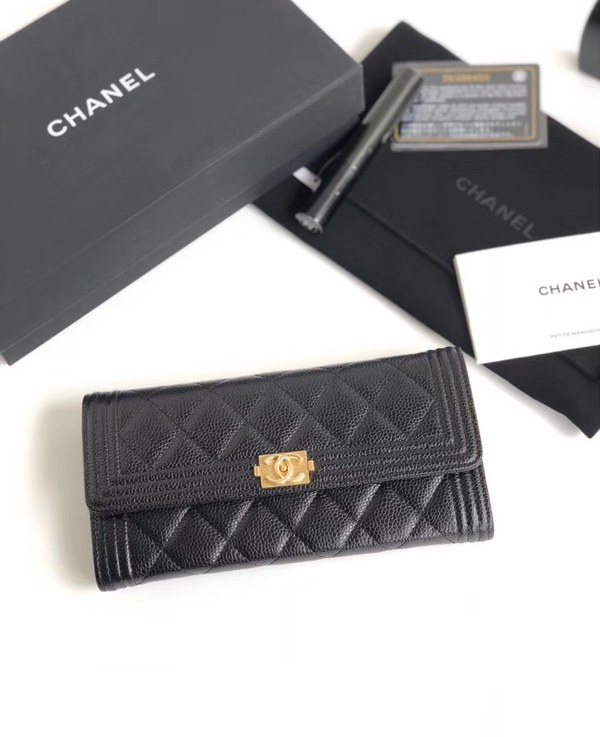 샤넬 장지갑 케비어 금장 AS7088
