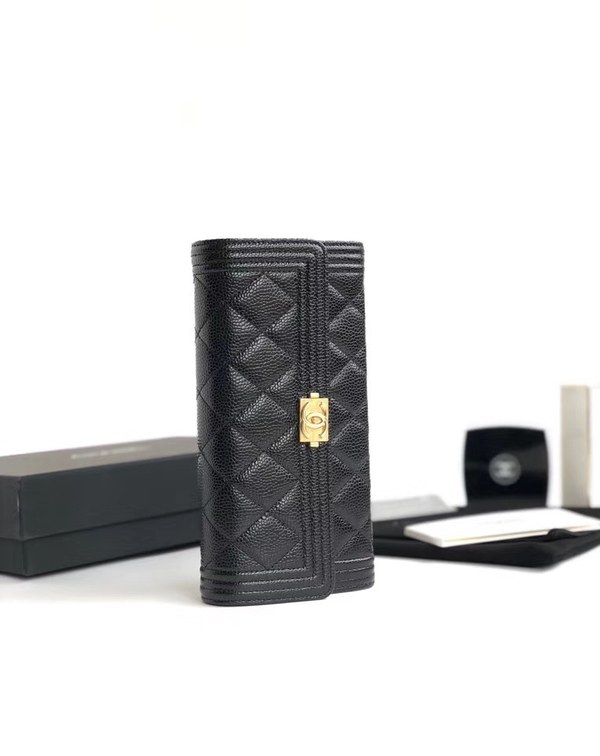 샤넬 장지갑 케비어 금장 AS7088