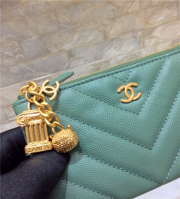 샤넬 케비어 금장 동전지갑 AS1010-2