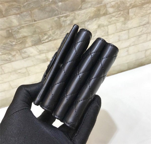 샤넬 램스킨 금장 지갑 C84401