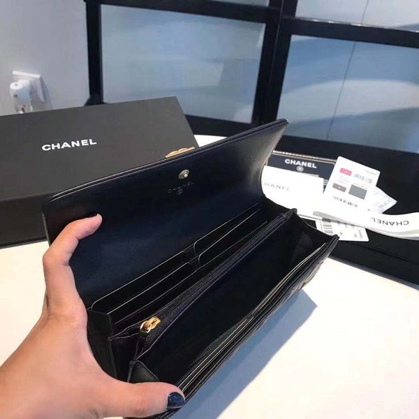 29위 Chanel 샤넬 보이장지갑 블랙