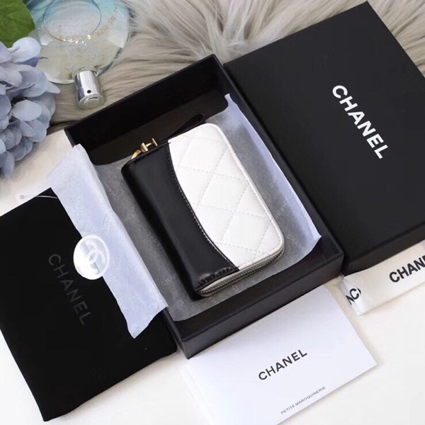 신상 샤넬 가브리엘 카드지갑 화이트