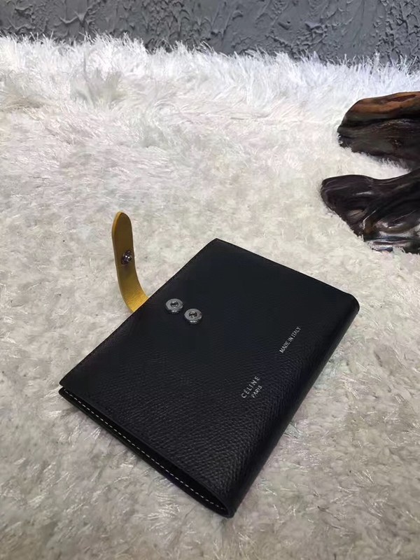 셀린느 멀티펑션 여권장지갑 104813-2