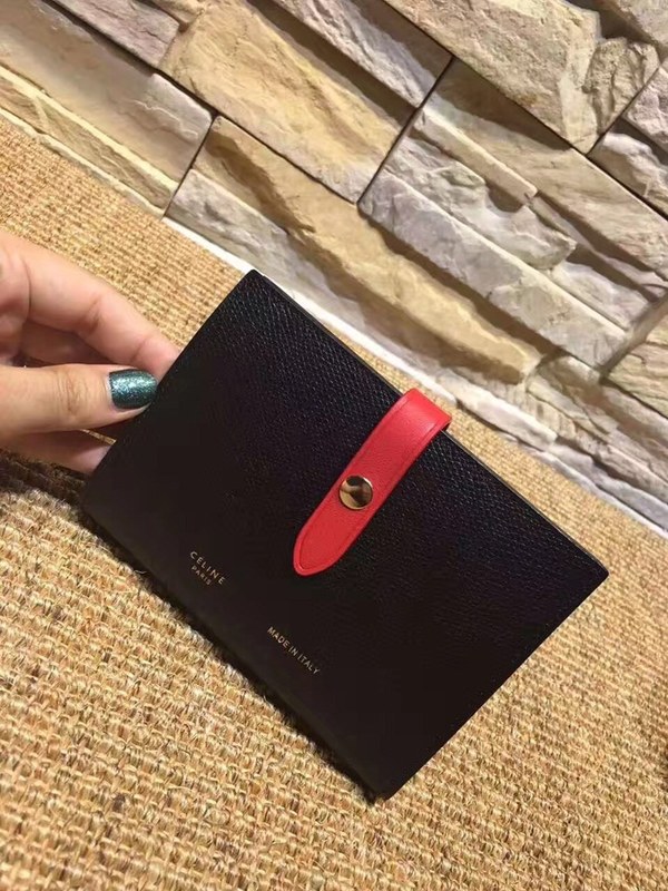 셀린느 멀티펑션 여권장지갑 104813-1