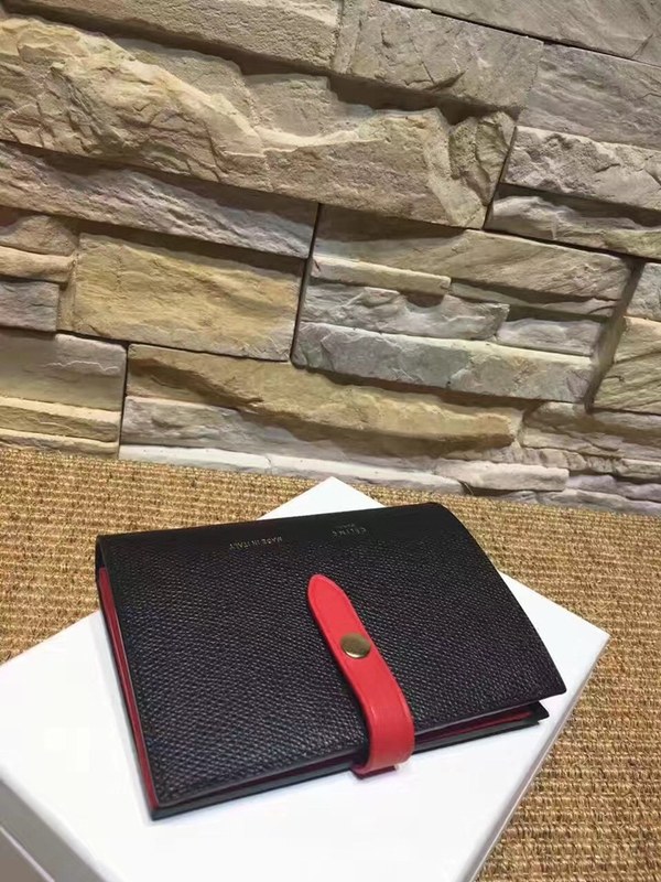 셀린느 멀티펑션 여권장지갑 104813-1