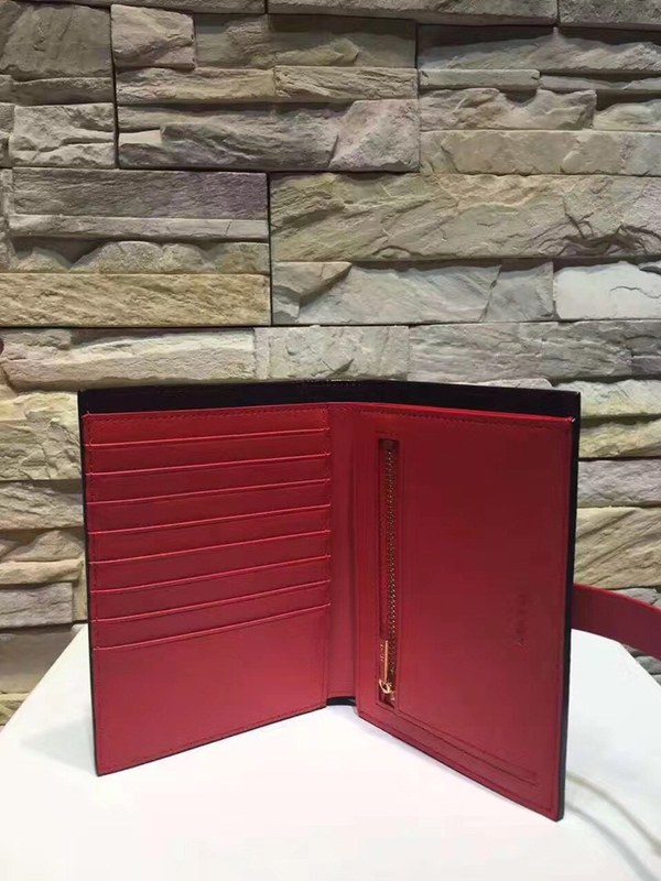 셀린느 멀티펑션 여권장지갑 104813-1