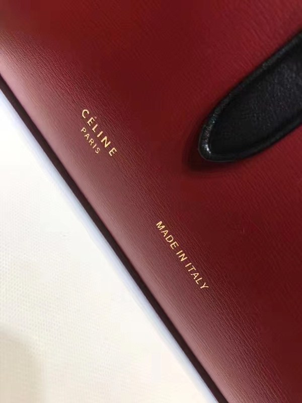 셀린느 멀티펑션 여권장지갑 104813-11