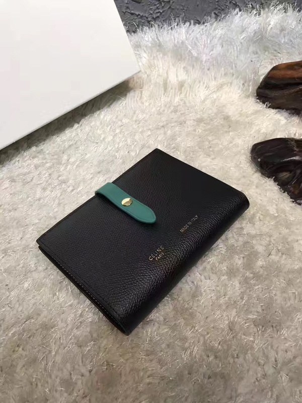 셀린느 멀티펑션 여권장지갑 104813-10