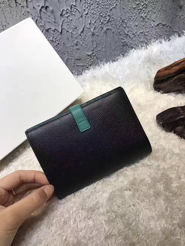 셀린느 멀티펑션 여권장지갑 104813-10