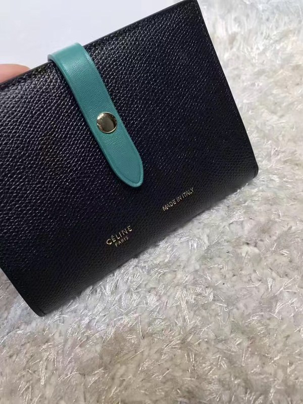 셀린느 멀티펑션 여권장지갑 104813-10