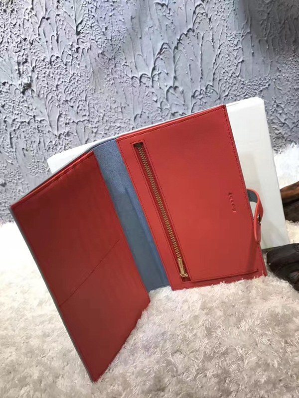 셀린느 멀티펑션 여권장지갑 104813-9