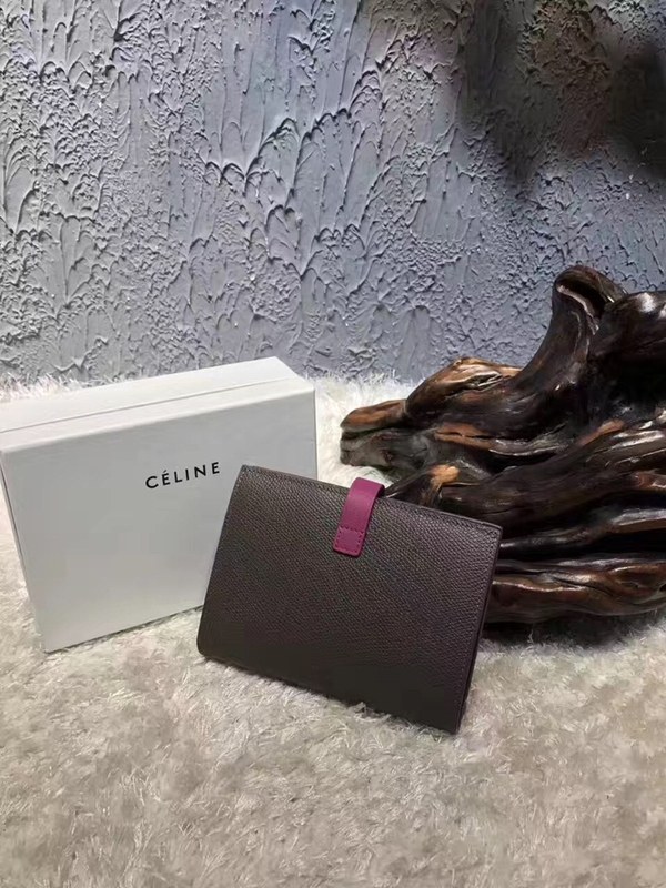 셀린느 멀티펑션 여권장지갑 104813-8