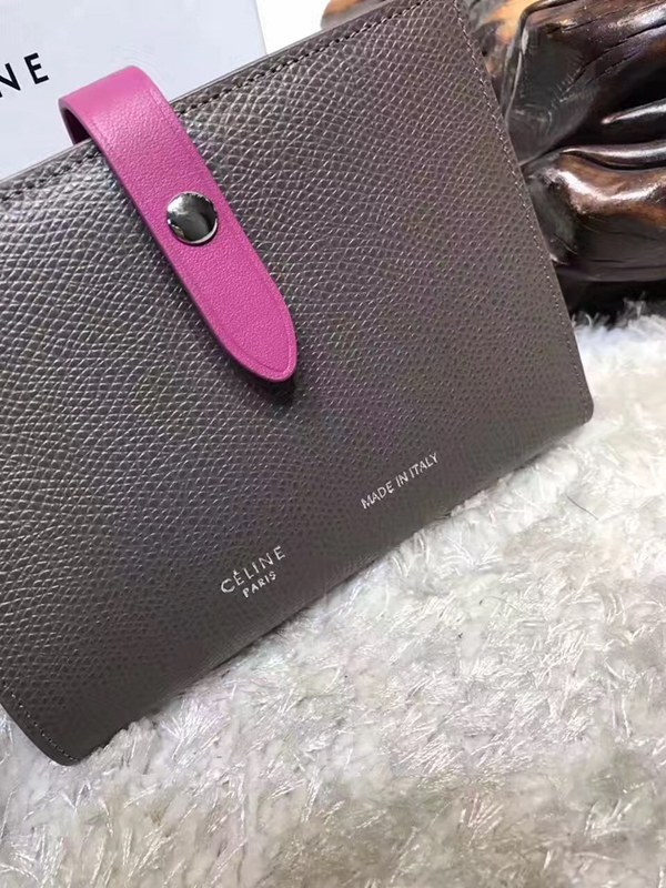 셀린느 멀티펑션 여권장지갑 104813-8