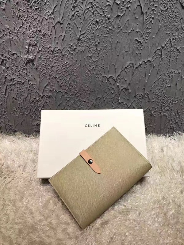 셀린느 멀티펑션 여권장지갑 104813-7