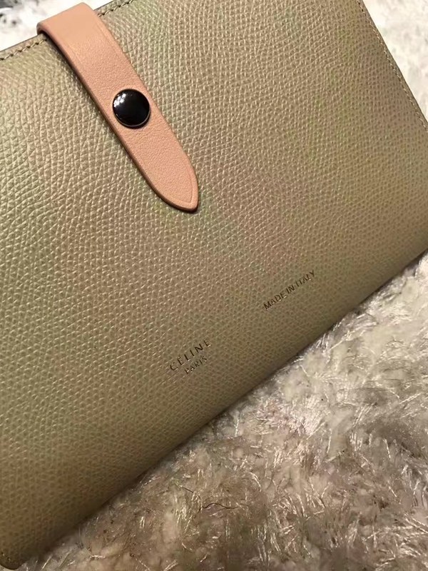 셀린느 멀티펑션 여권장지갑 104813-7