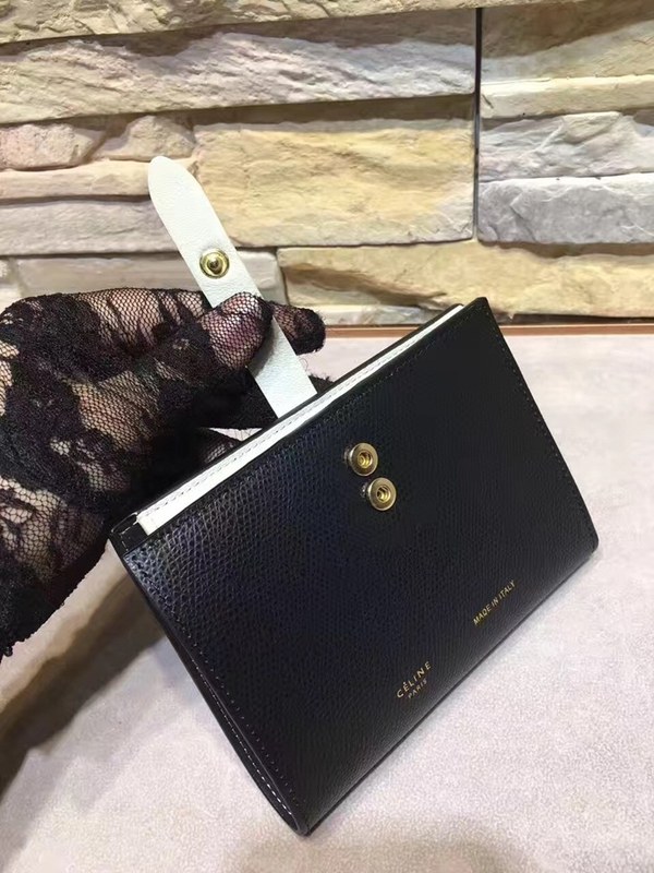 셀린느 멀티펑션 여권장지갑 104813-5