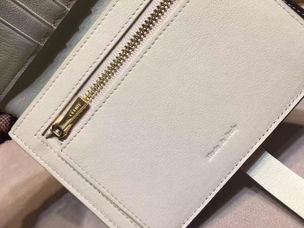 셀린느 멀티펑션 여권장지갑 104813-5