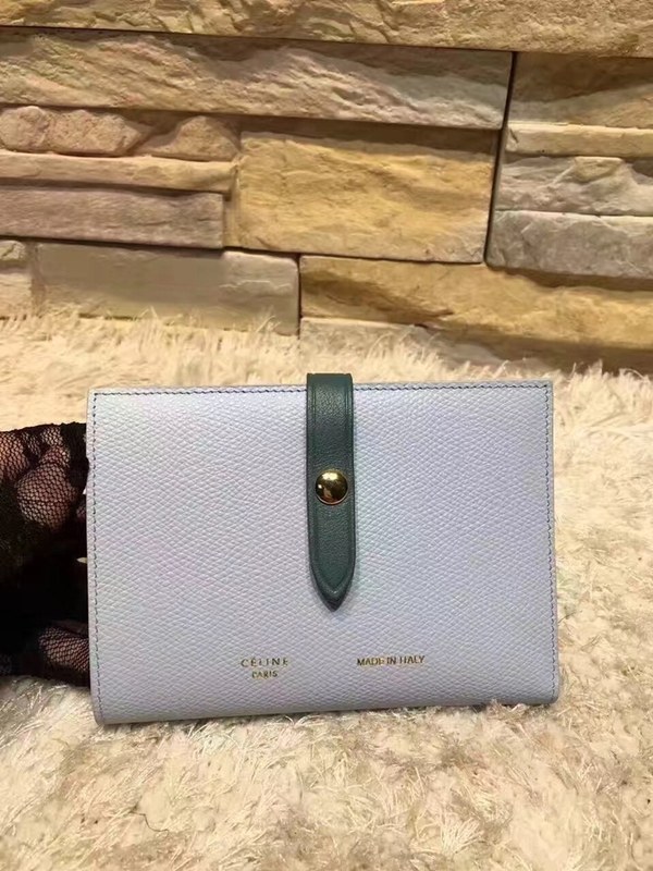 셀린느 멀티펑션 여권장지갑 104813-4