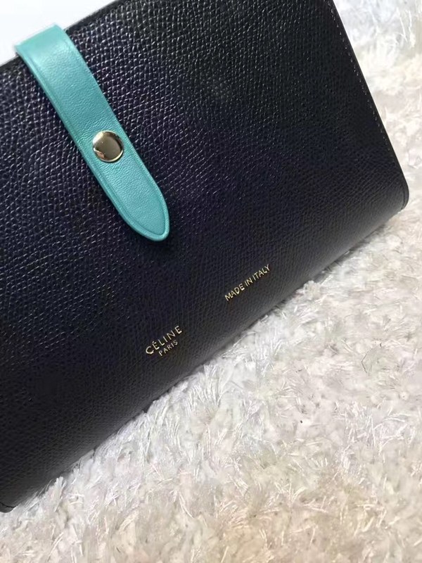 셀린느 멀티펑션 여권장지갑 104813-22