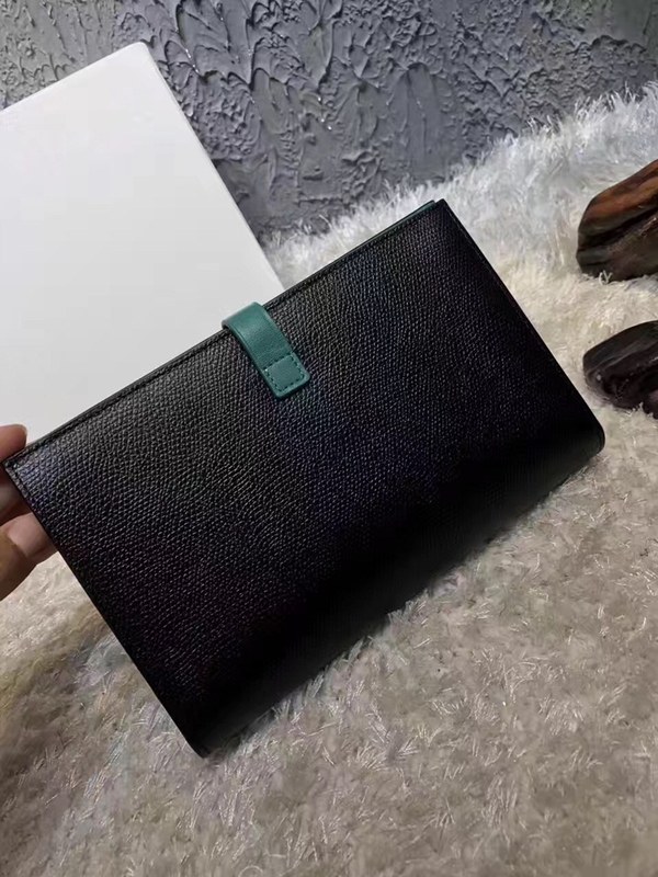 셀린느 멀티펑션 여권장지갑 104813-22