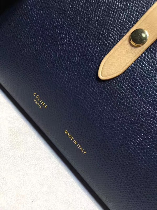 셀린느 멀티펑션 여권장지갑 104813-21