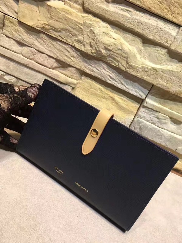 셀린느 멀티펑션 여권장지갑 104813-21