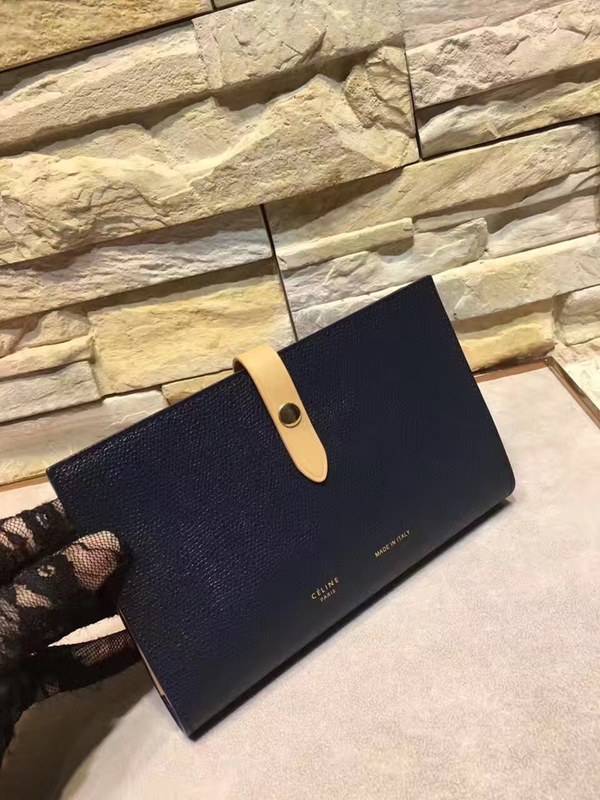 셀린느 멀티펑션 여권장지갑 104813-21