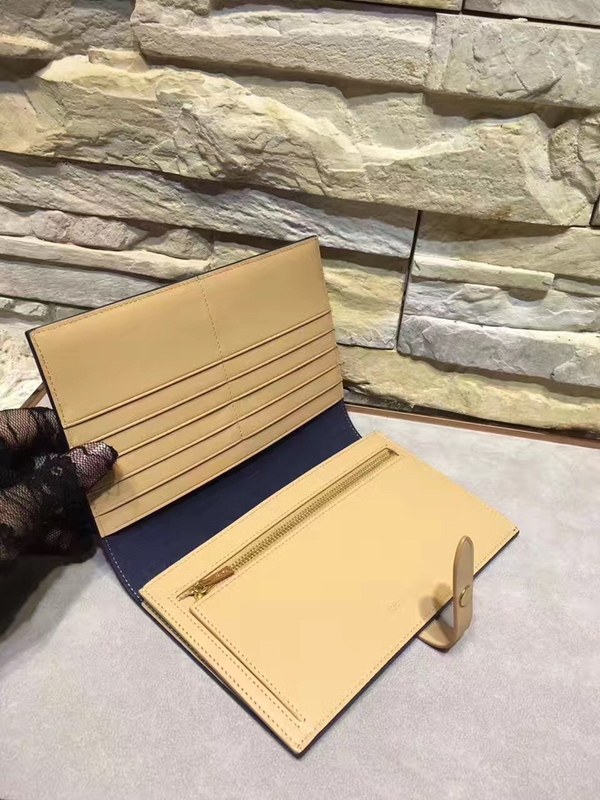 셀린느 멀티펑션 여권장지갑 104813-21