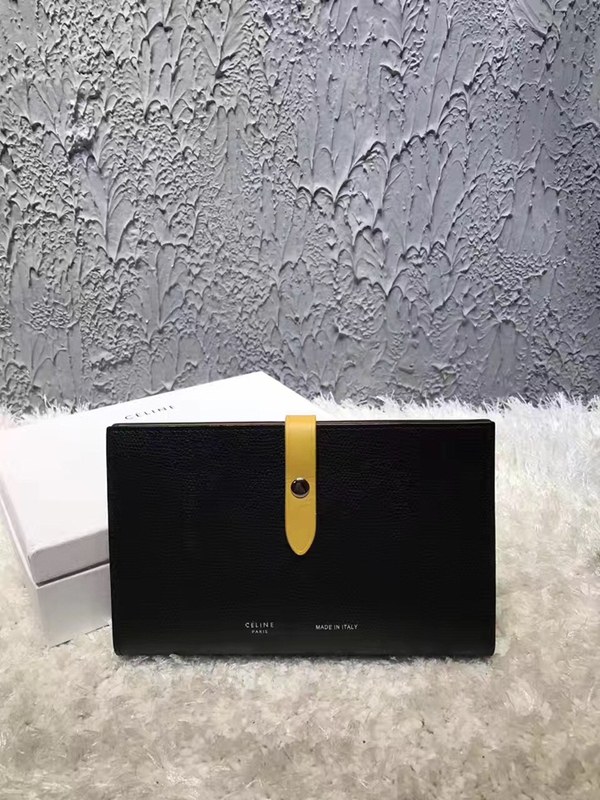 셀린느 멀티펑션 여권장지갑 104813-20