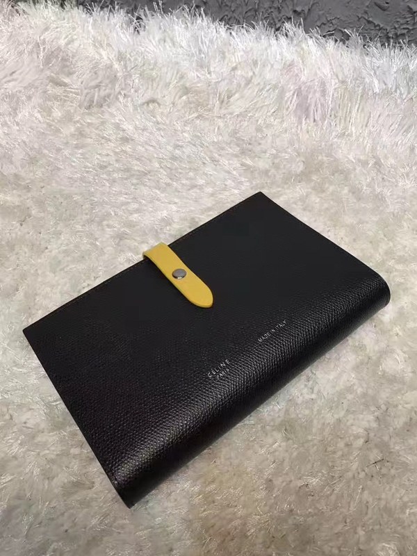 셀린느 멀티펑션 여권장지갑 104813-20