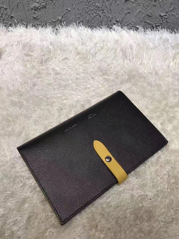 셀린느 멀티펑션 여권장지갑 104813-20