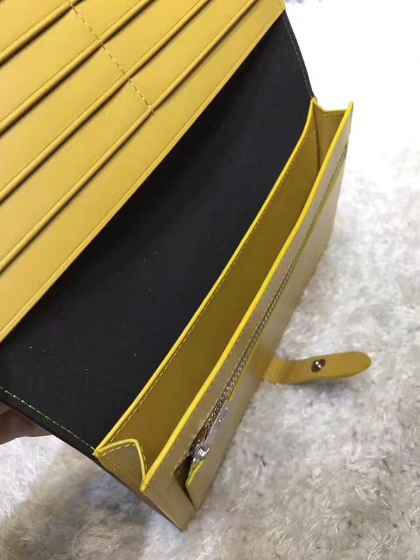 셀린느 멀티펑션 여권장지갑 104813-20