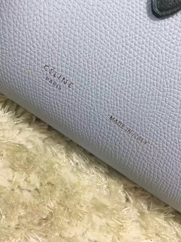 셀린느 멀티펑션 여권장지갑 104813-19