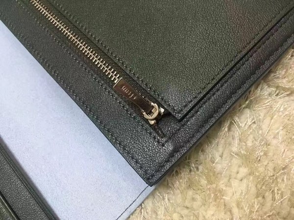 셀린느 멀티펑션 여권장지갑 104813-19