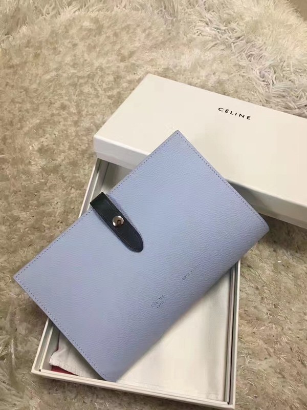 셀린느 멀티펑션 여권장지갑 104813-19