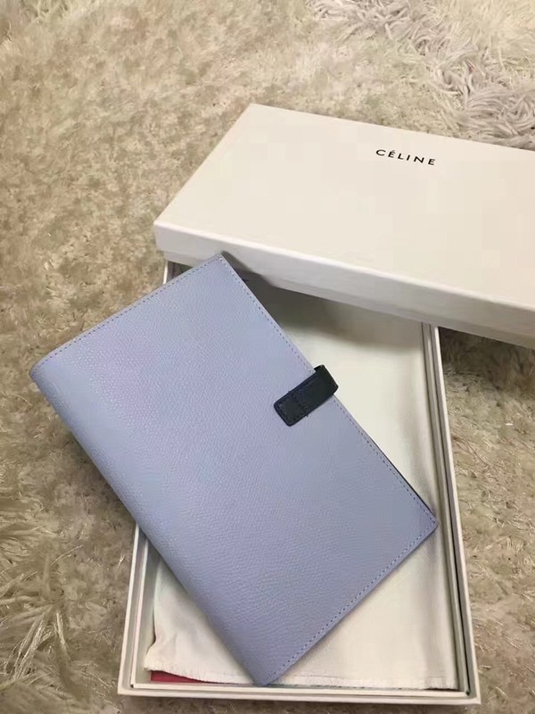 셀린느 멀티펑션 여권장지갑 104813-19