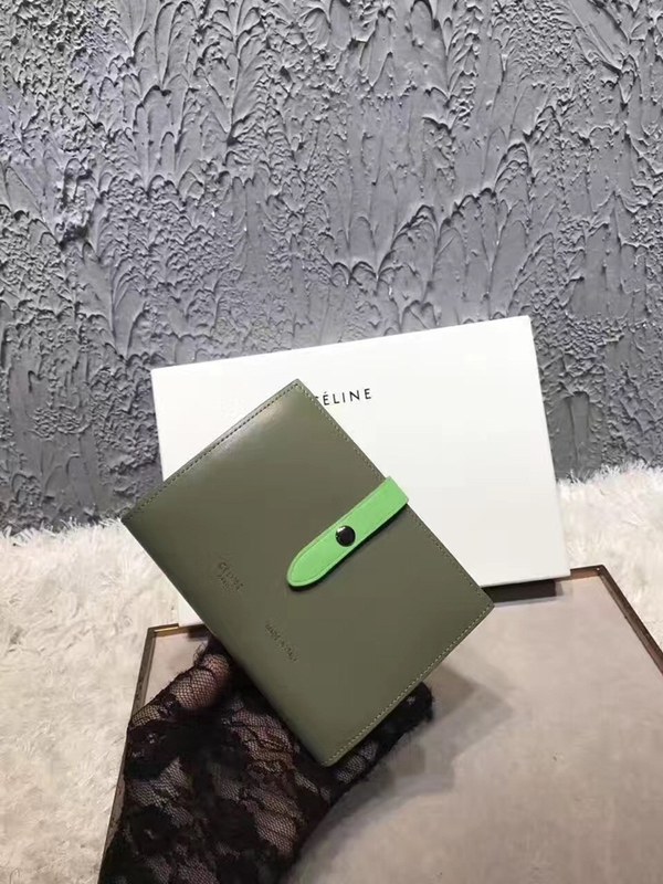 셀린느 멀티펑션 여권장지갑 104813-15