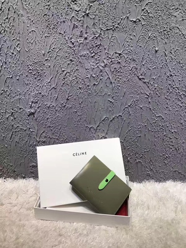 셀린느 멀티펑션 여권장지갑 104813-15