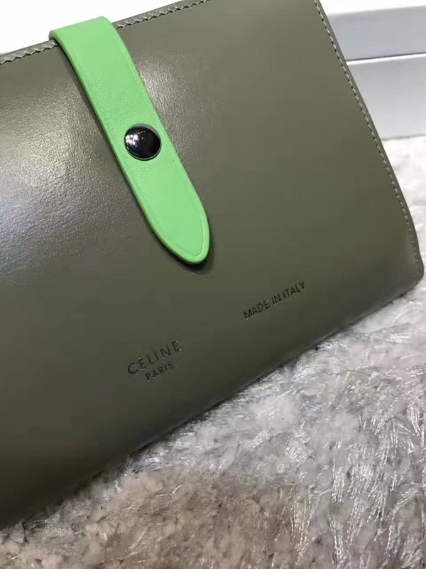 셀린느 멀티펑션 여권장지갑 104813-15