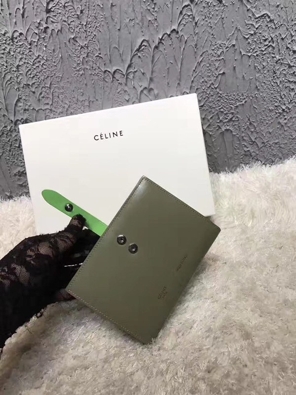 셀린느 멀티펑션 여권장지갑 104813-15