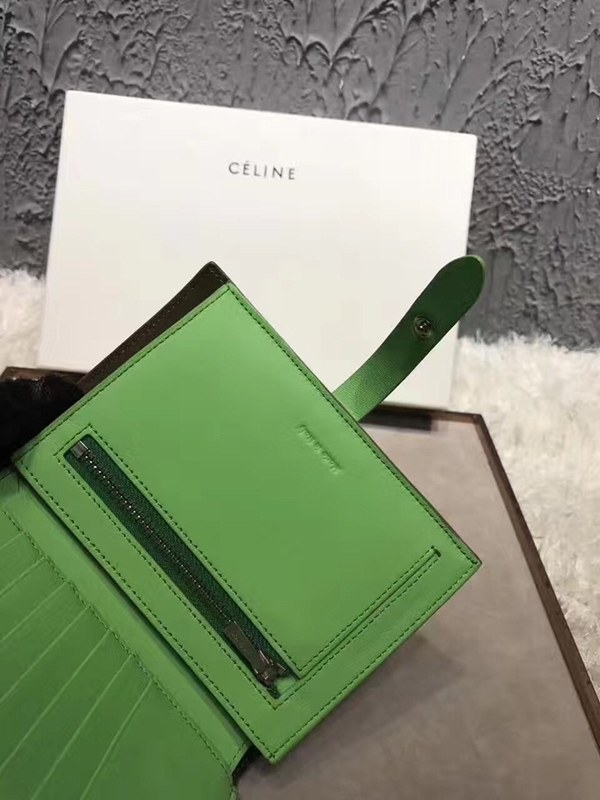 셀린느 멀티펑션 여권장지갑 104813-15