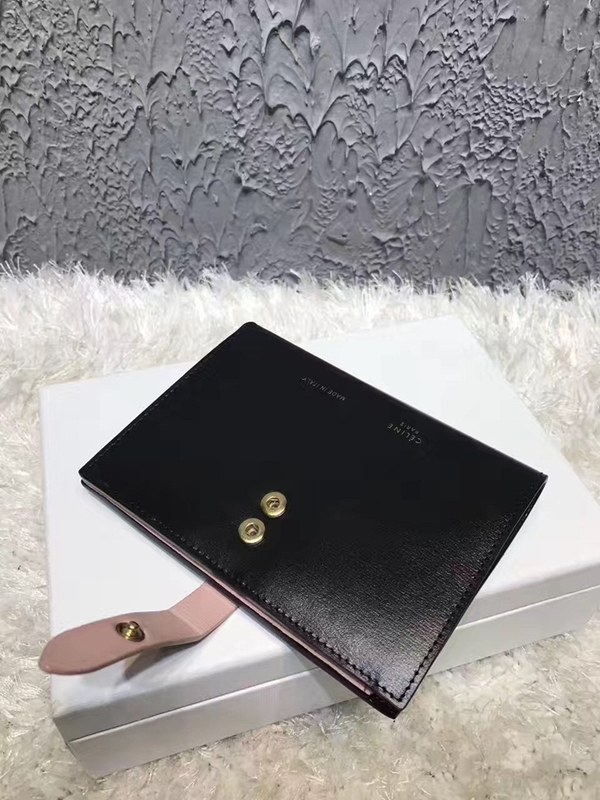 셀린느 멀티펑션 여권장지갑 104813-13