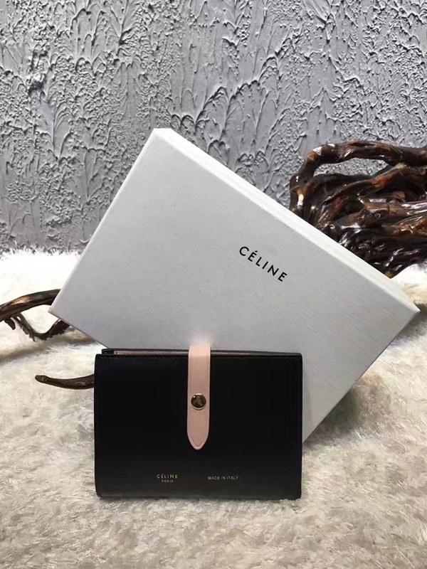 셀린느 멀티펑션 여권장지갑 104813-13