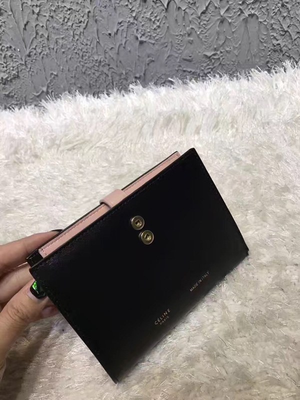 셀린느 멀티펑션 여권장지갑 104813-13