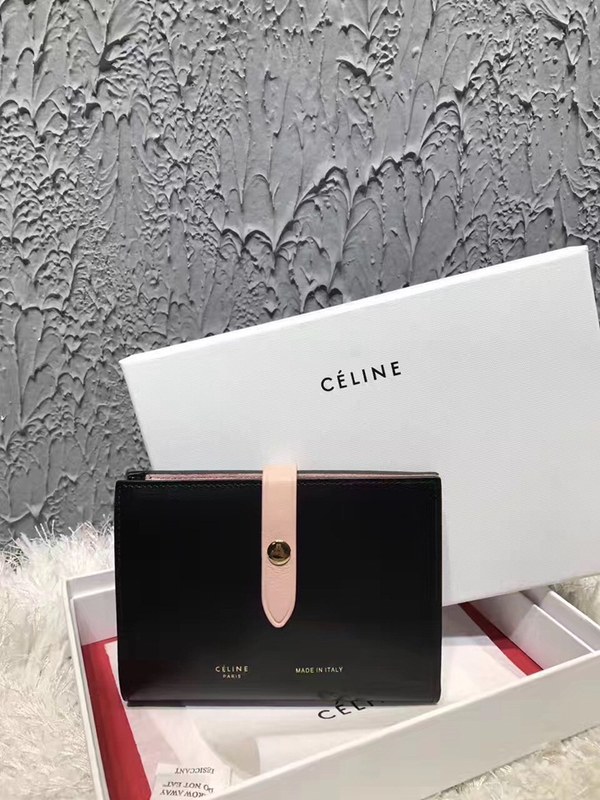 셀린느 멀티펑션 여권장지갑 104813-13