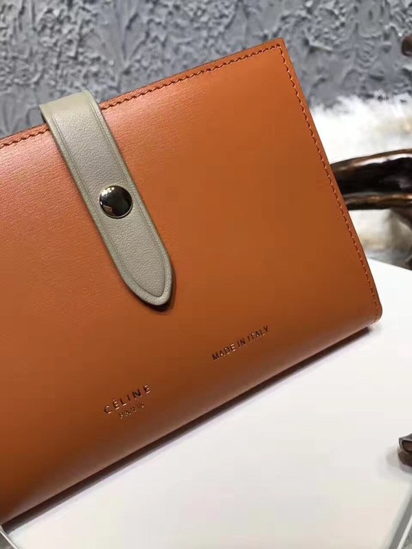 셀린느 멀티펑션 여권장지갑 104813-12