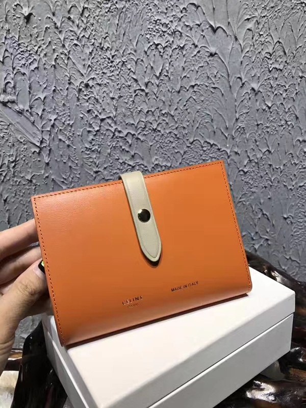 셀린느 멀티펑션 여권장지갑 104813-12