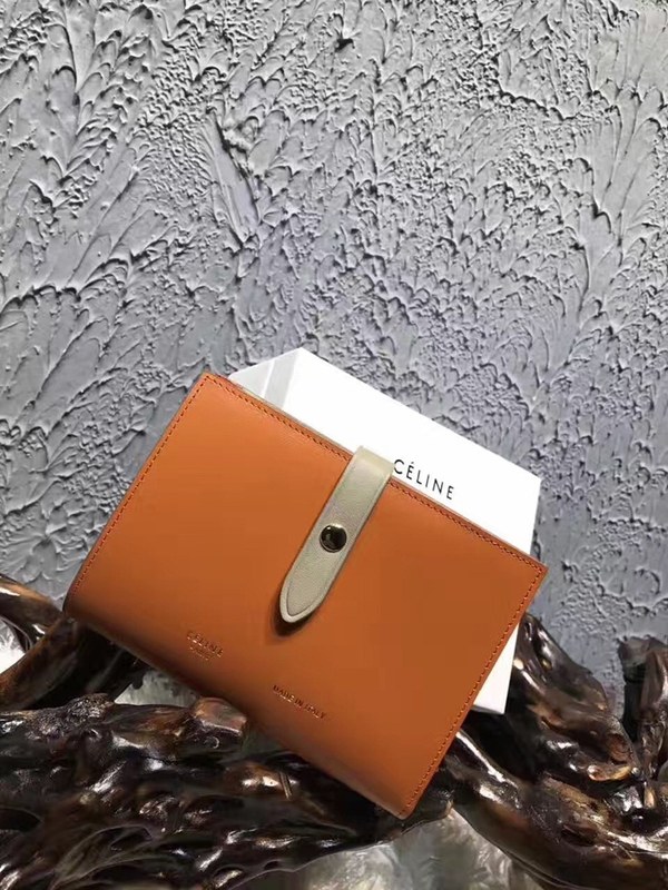 셀린느 멀티펑션 여권장지갑 104813-12