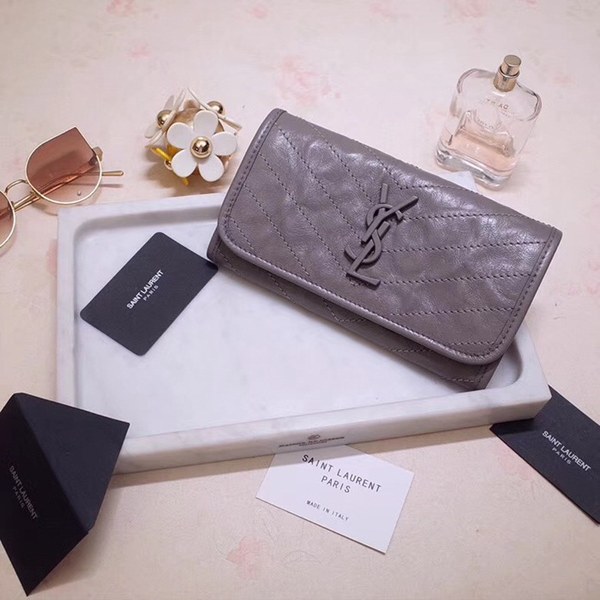 입생로랑 니키 생로랑 장지갑 583552